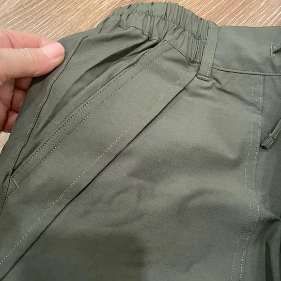 CAbi Olive Green Quantum Cargo - Picture 11 of 13